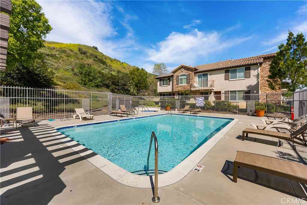 Condo For Sale - 27968 Avalon<br/> Canyon Country, CA 91351