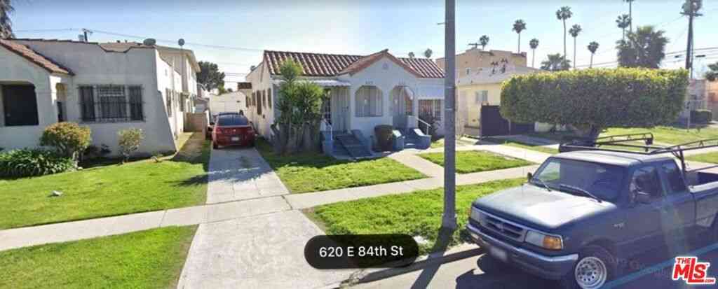 Homes For Sale - 620 E 84th Street<br/> Los Angeles, CA 90001