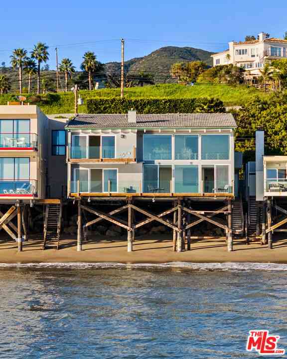 Homes For Sale - 27078 Malibu Cove Colony Drive<br/> Malibu, CA 90265