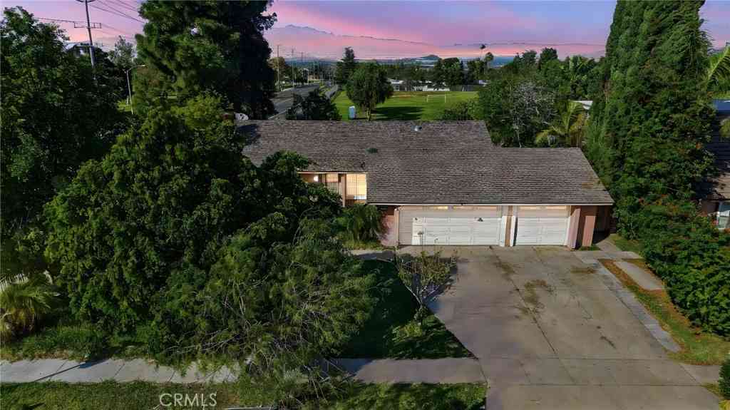 Homes For Sale - 1077 Westpark<br/> Corona, CA 92882