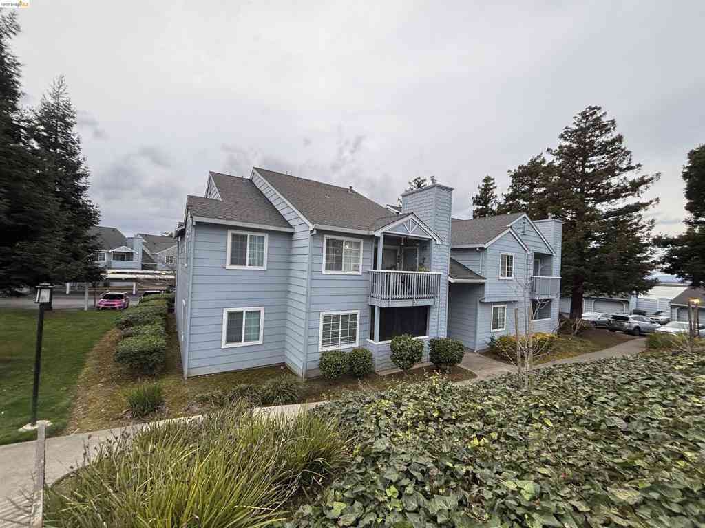 Condo For Sale - 297 Lighthouse Dr<br/> Vallejo, CA 94590