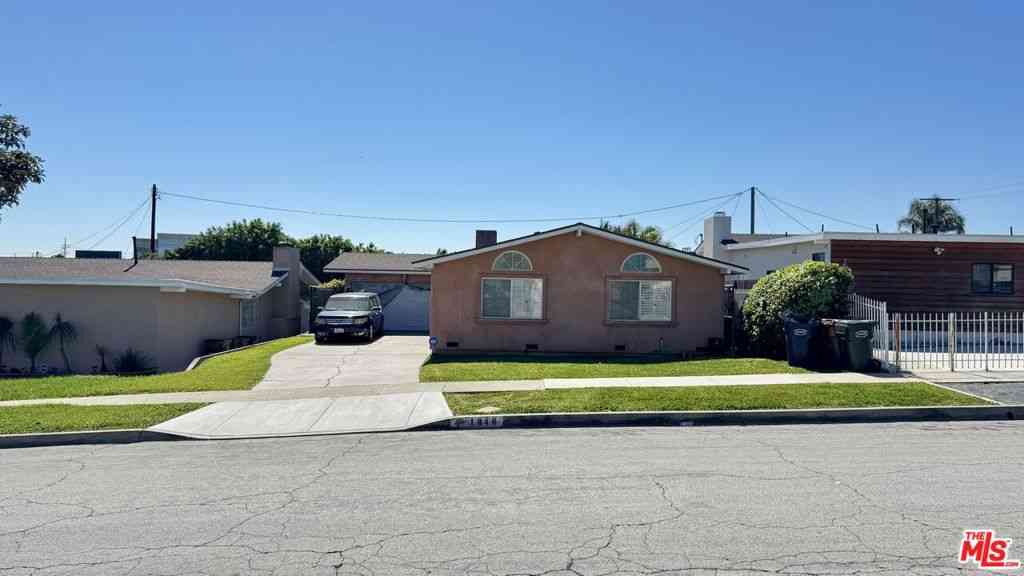 Homes For Sale - 1846 W 117th Street<br/> Los Angeles, CA 90047
