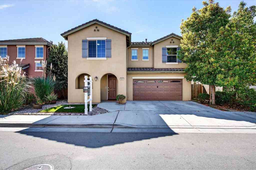 Homes For Sale - 301 Slate Avenue<br/> San Benito County, Hollister, CA 95023