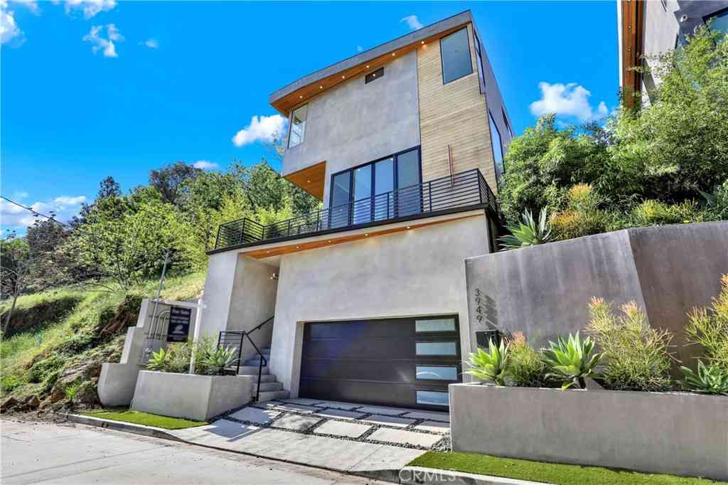 Homes For Sale - 3949 Glenalbyn Drive<br/> Los Angeles, CA 90065