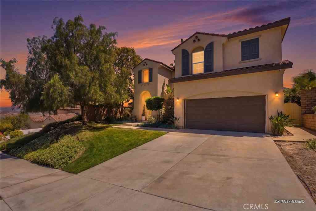 Homes For Sale - 7921 Summer Day<br/> Corona, CA 92883