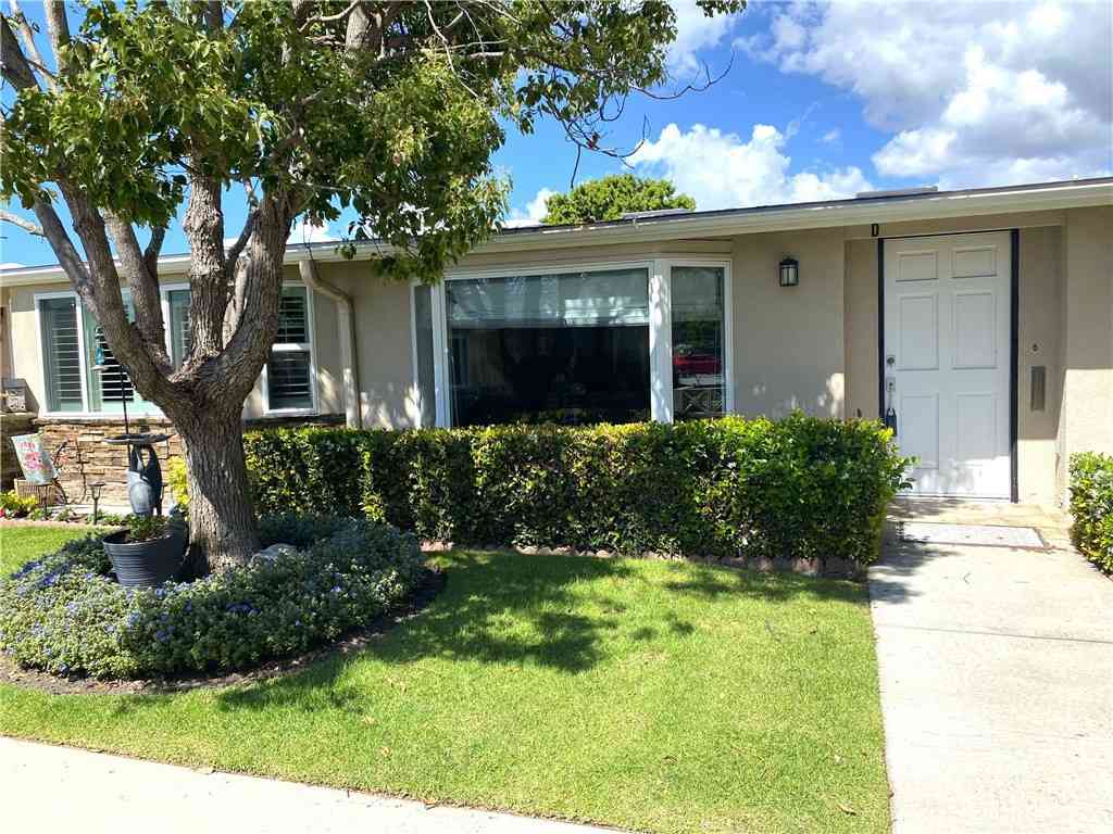 Homes For Sale - 1771 Sunningdale Rd., M14-49d<br/> Seal Beach, CA 90740