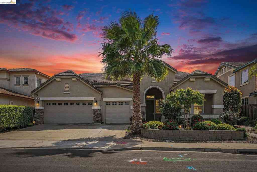 Homes For Sale - 161 Monet Dr<br/> Oakley, CA 94561