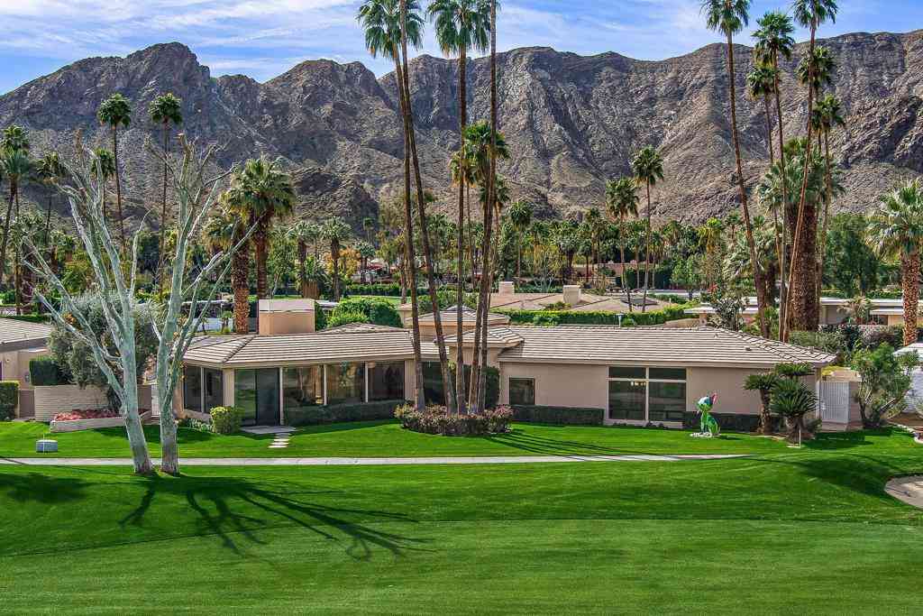 Homes For Sale - 70854 Fairway Drive<br/> Rancho Mirage, CA 92270
