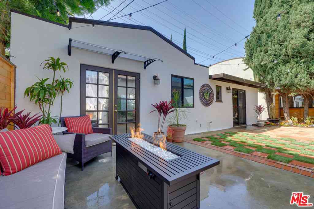 Homes For Rent - 8818 Rosewood Avenue<br/> West Hollywood, CA 90048