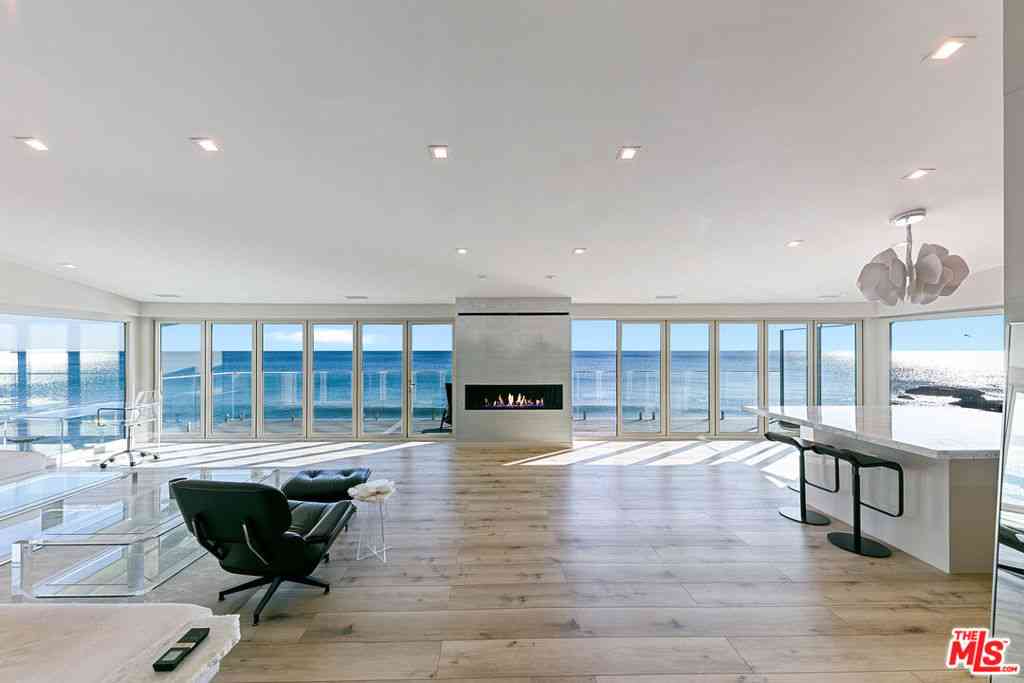 Condo For Rent - 25216 Malibu Road<br/> Malibu, CA 90265