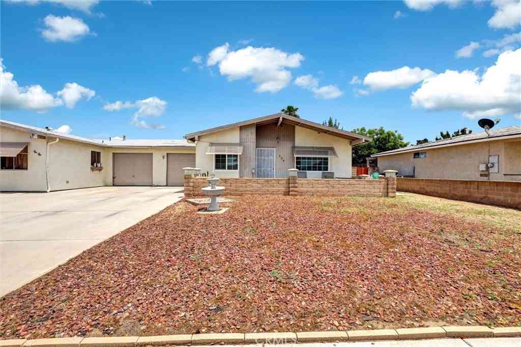 Homes For Sale - 556 San Marino<br/> Hemet, CA 92545