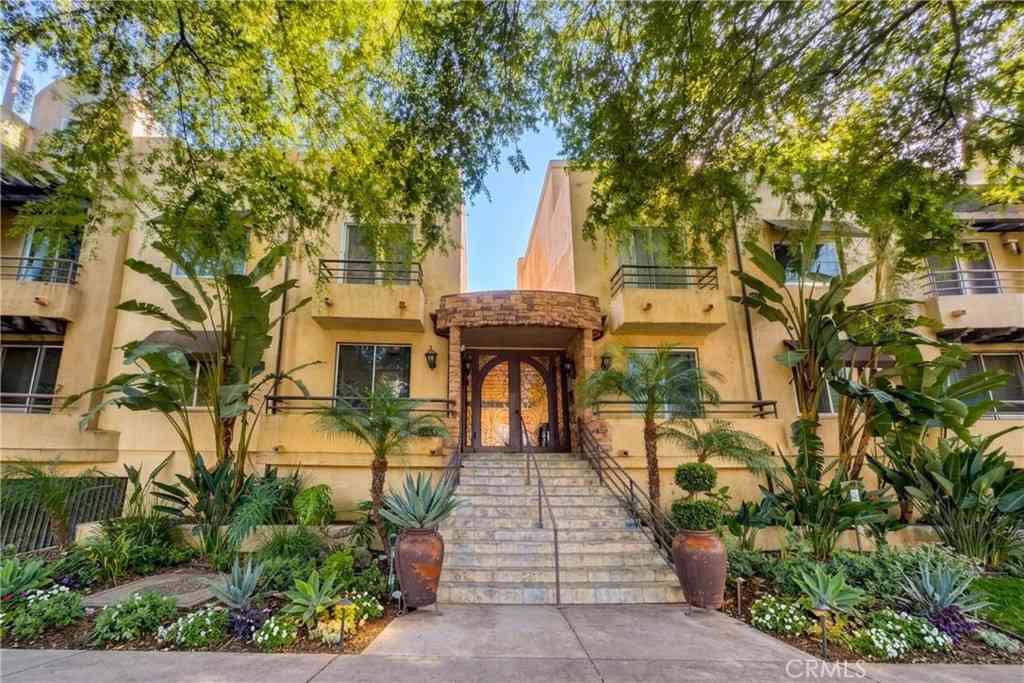 Condo For Sale - 4128 Whitsett #101<br/> Studio City, CA 91604