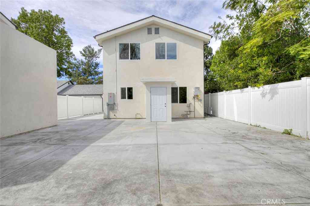 Homes For Rent - 7300 N Firmament Avenue<br/> Van Nuys, CA 91406