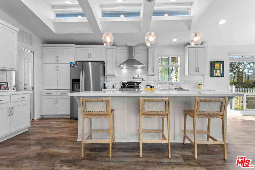 Mobile Home For Sale - 29500 Heathercliff Road #70<br/> Malibu, CA 90265