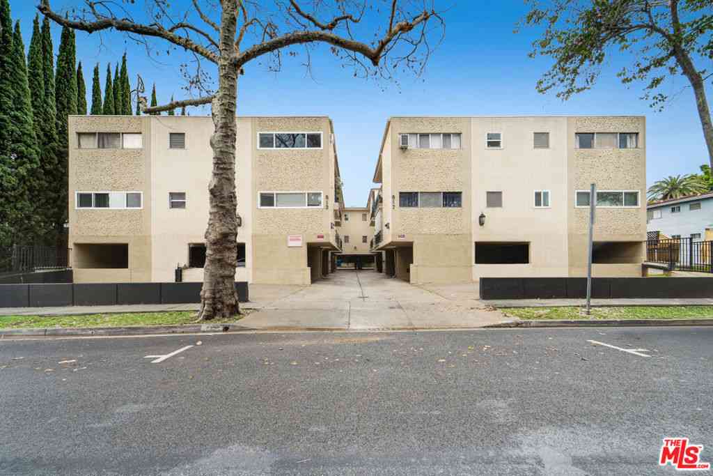 Homes For Sale - 813 Westbourne Drive<br/> West Hollywood, CA 90069
