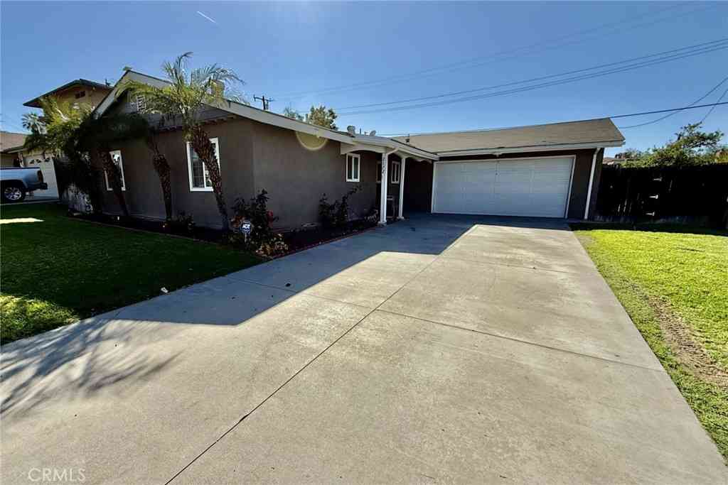 Homes For Sale - 2172 Kellogg Avenue<br/> Corona, CA 92879