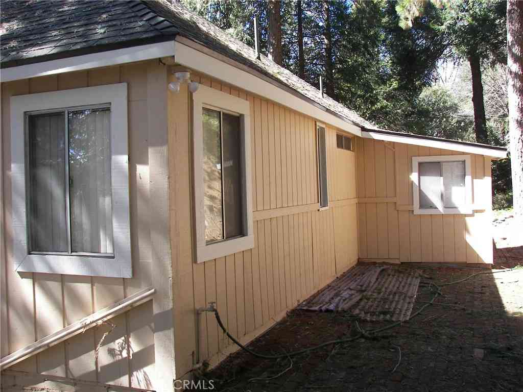 Homes For Rent - 21636 Sawpit Canyon<br/> Cedarpines Park, CA 92322