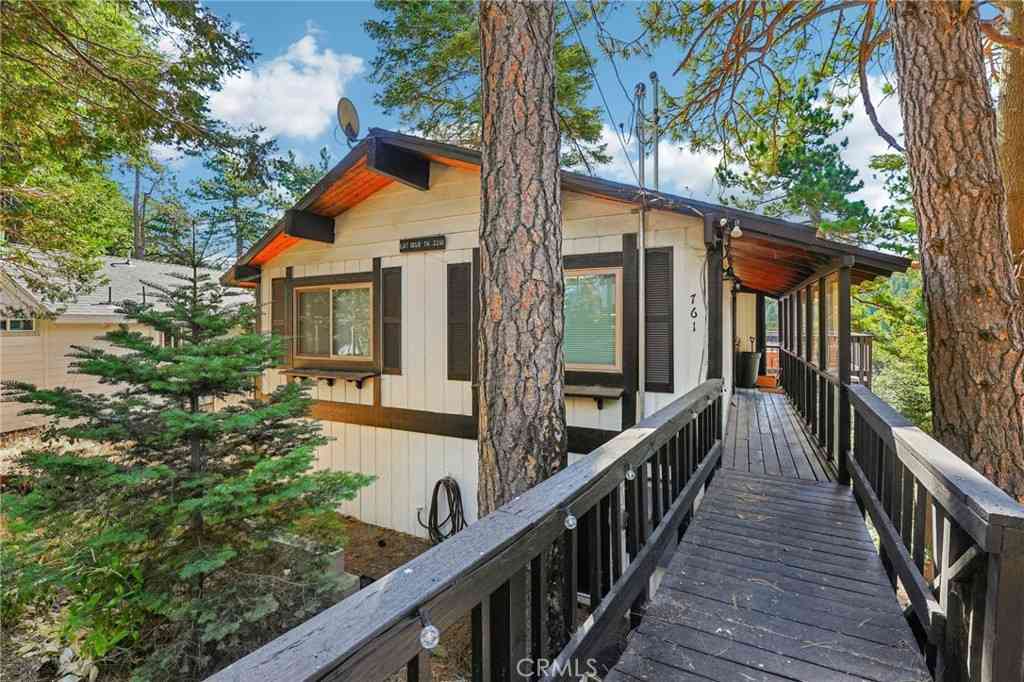 Homes For Sale - 761 W Victoria Court<br/> Lake Arrowhead, CA 92352