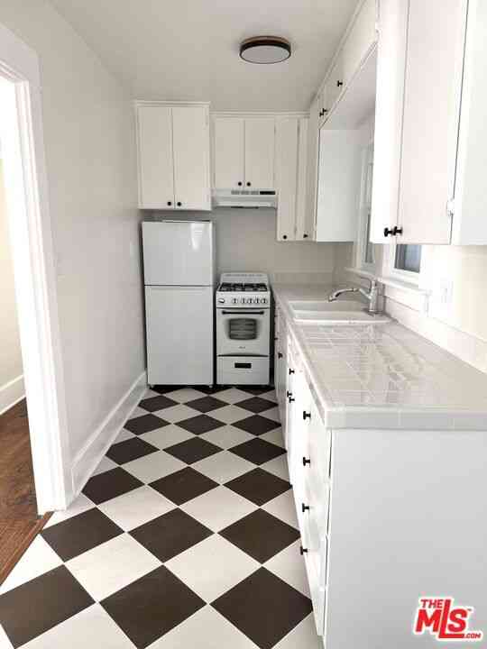 Condo For Rent - 1806 9th Street<br/> Santa Monica, CA 90404