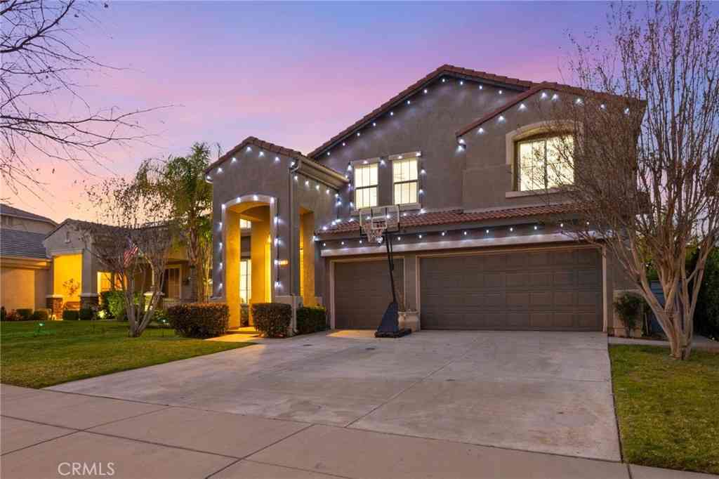 Homes For Sale - 4219 Floyd<br/> Corona, CA 92883