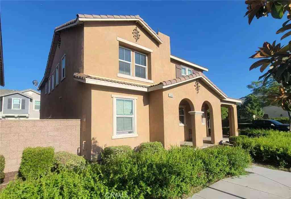 Homes For Sale - 5043 S Centennial Circle<br/> Ontario, CA 91762
