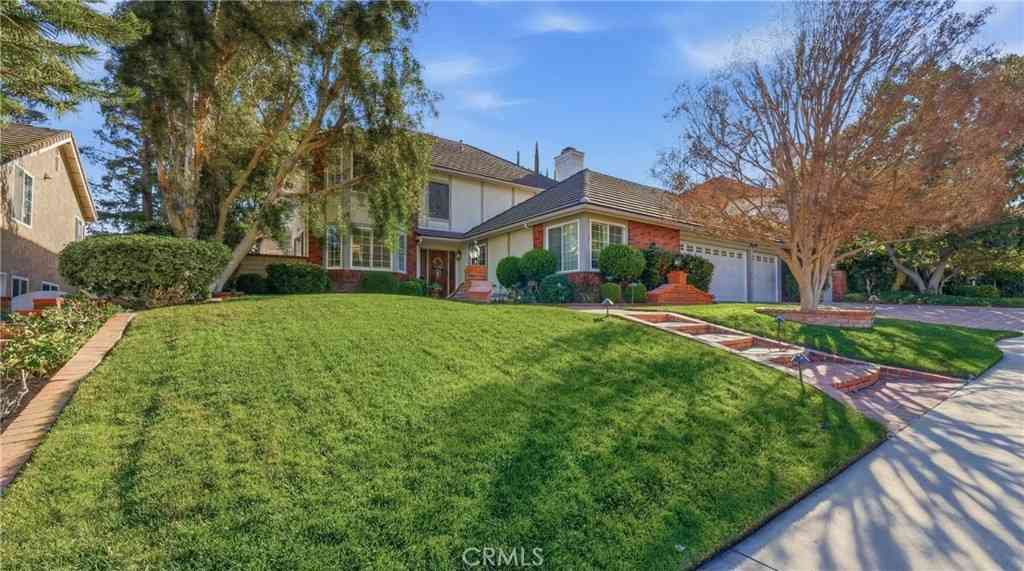 Homes For Sale - 29628 Woodbrook<br/> Agoura Hills, CA 91301