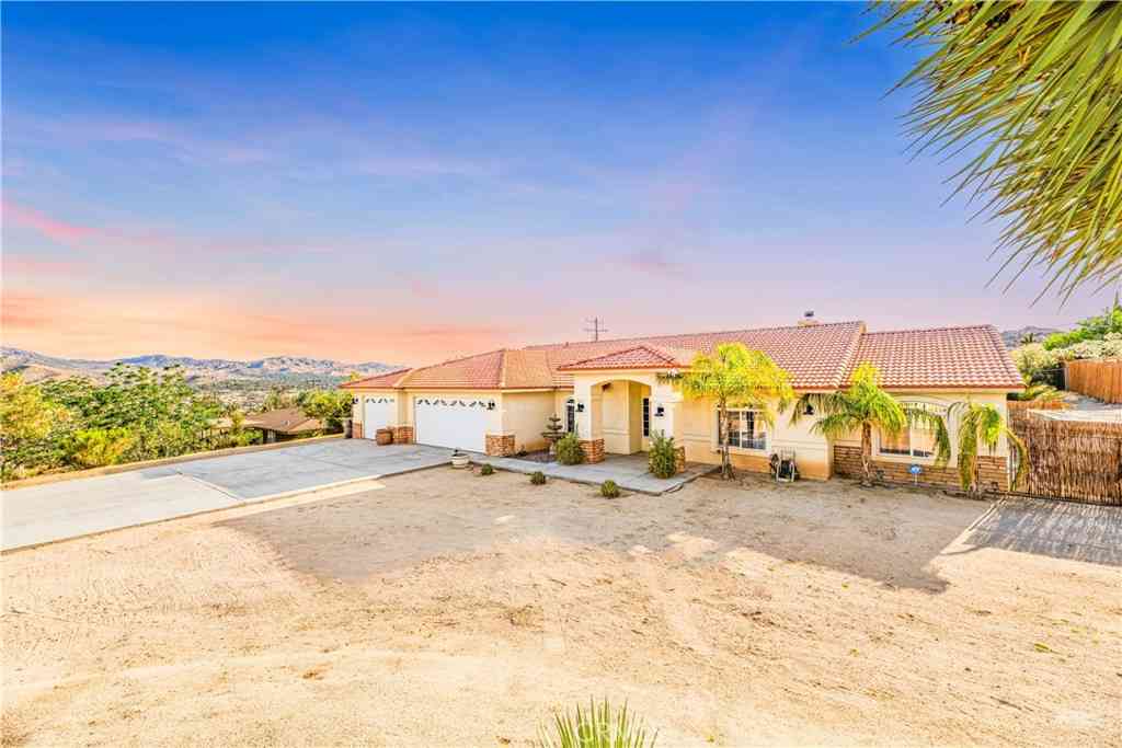 Homes For Sale - 6366 Murrieta<br/> Yucca Valley, CA 92284