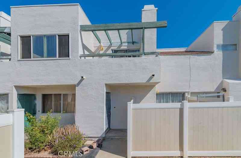 Condo For Rent - 20240 E Arrow #D<br/> Covina, CA 91724