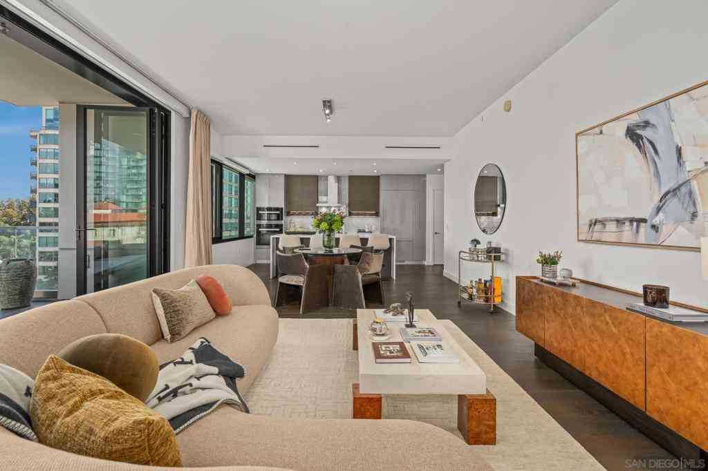 Condo For Sale - 2604 5th Ave #601<br/> San Diego, CA 92103