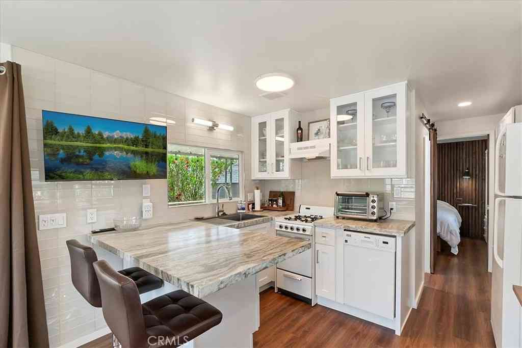 Mobile Home For Sale - 16400 Bubbling Wells Road #105<br/> Desert Hot Springs, CA 92240