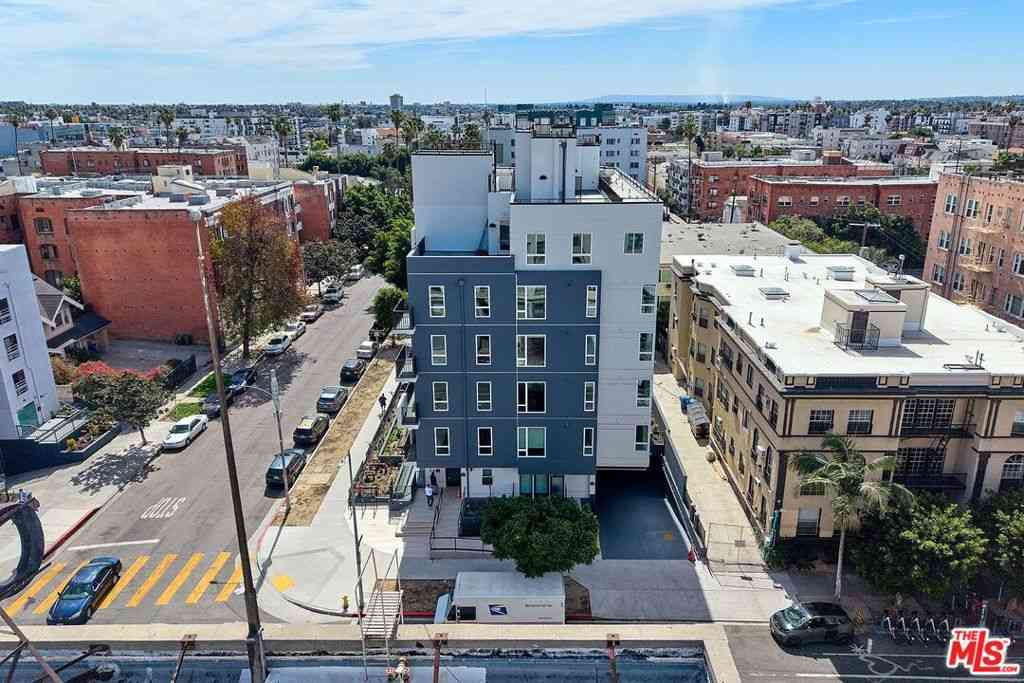 Condo For Rent - 707 S Berendo Street #203<br/> Los Angeles, CA 90005