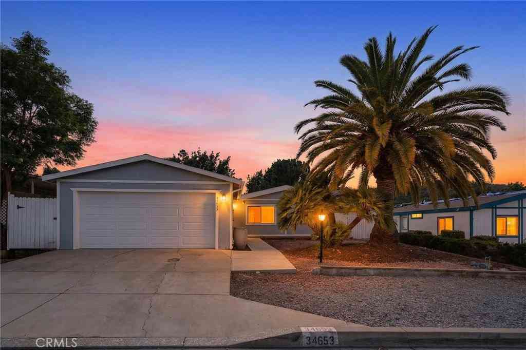 Mobile Home For Sale - 34653 The Farm Road<br/> Wildomar, CA 92595