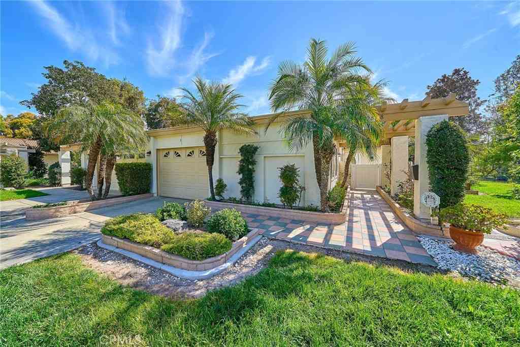 Condo For Sale - 3287 San Amadeo #B<br/> Laguna Woods, CA 92637
