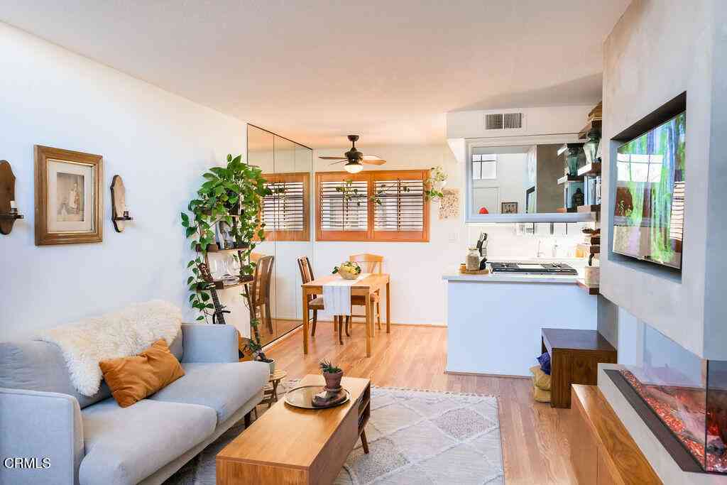Townhouse For Sale - 170 N Sierra Bonita Avenue #5<br/> Pasadena, CA 91106