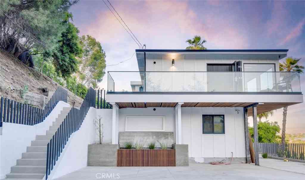 Multifamily For Rent - 5137 Campo<br/> Woodland Hills, CA 91364
