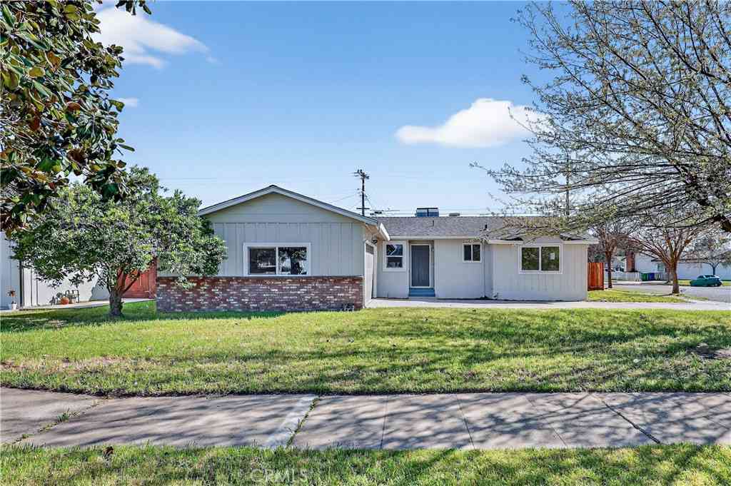 Homes For Sale - 1490 Tamarack Avenue<br/> Atwater, CA 95301