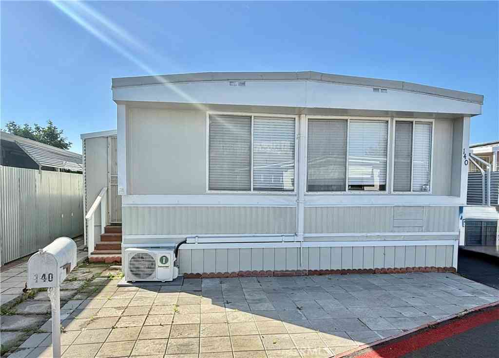 Mobile Home For Sale - 14081 Magnolia #140<br/> Westminster, CA 92683