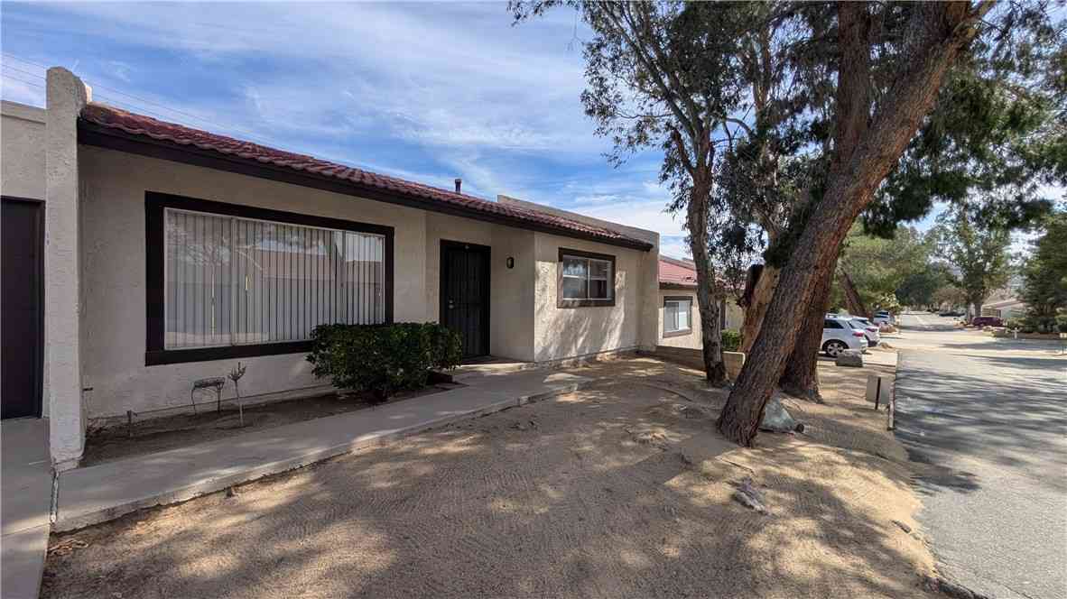 Condo For Sale - 56280 UNIT 6 Buena Vista Drive<br/> Yucca Valley, CA 92284