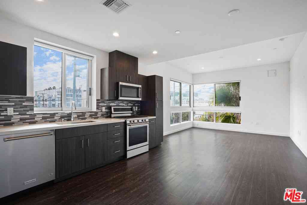 Condo For Rent - 4140 Glencoe Avenue #315<br/> Marina Del Rey, CA 90292