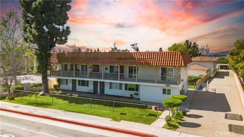 Condo For Sale - 5593 Pioneer Boulevard #18<br/> Whittier, CA 90601