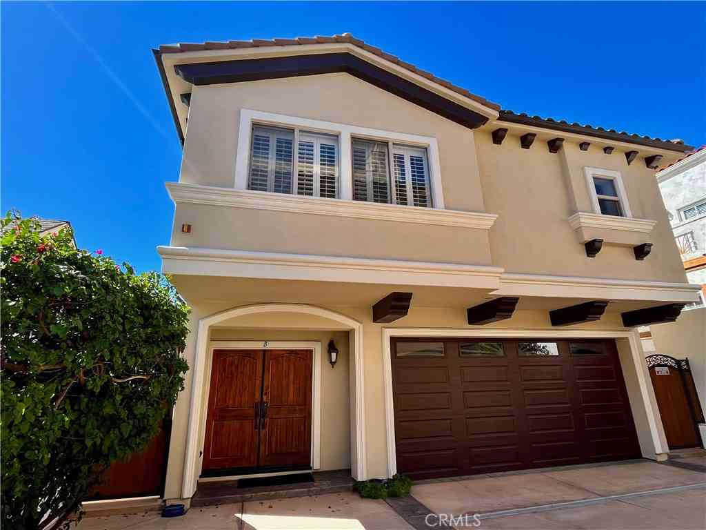 Condo For Sale - 227 S Helberta Avenue #B<br/> Redondo Beach, CA 90277