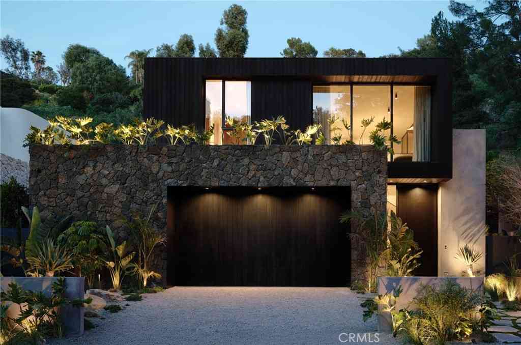 Homes For Sale - 3710 Goodland Avenue<br/> Studio City, CA 91604