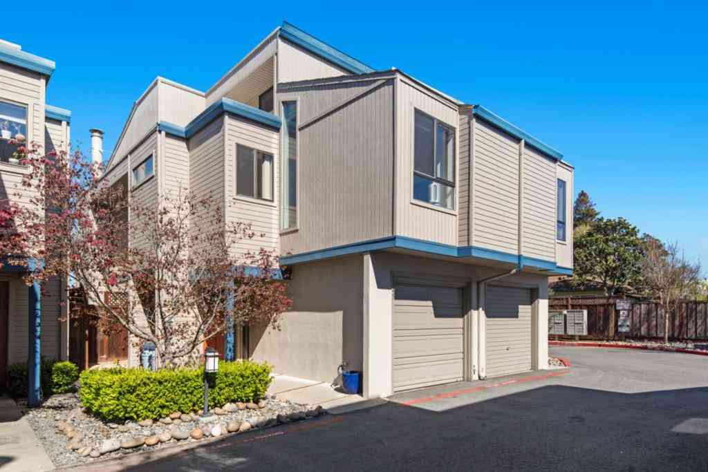 Townhouse For Sale - 1545 Hidden Terrace Court<br/> Santa Cruz, CA 95062