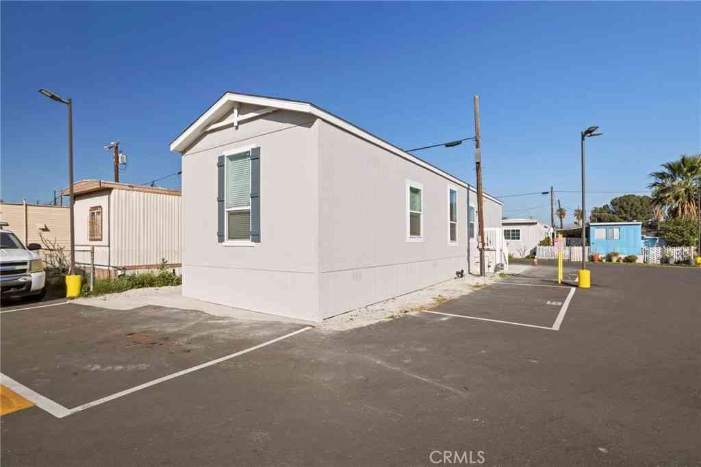 Mobile Home For Sale - 6154 Mission Boulevard #65<br/> Jurupa Valley, CA 92509