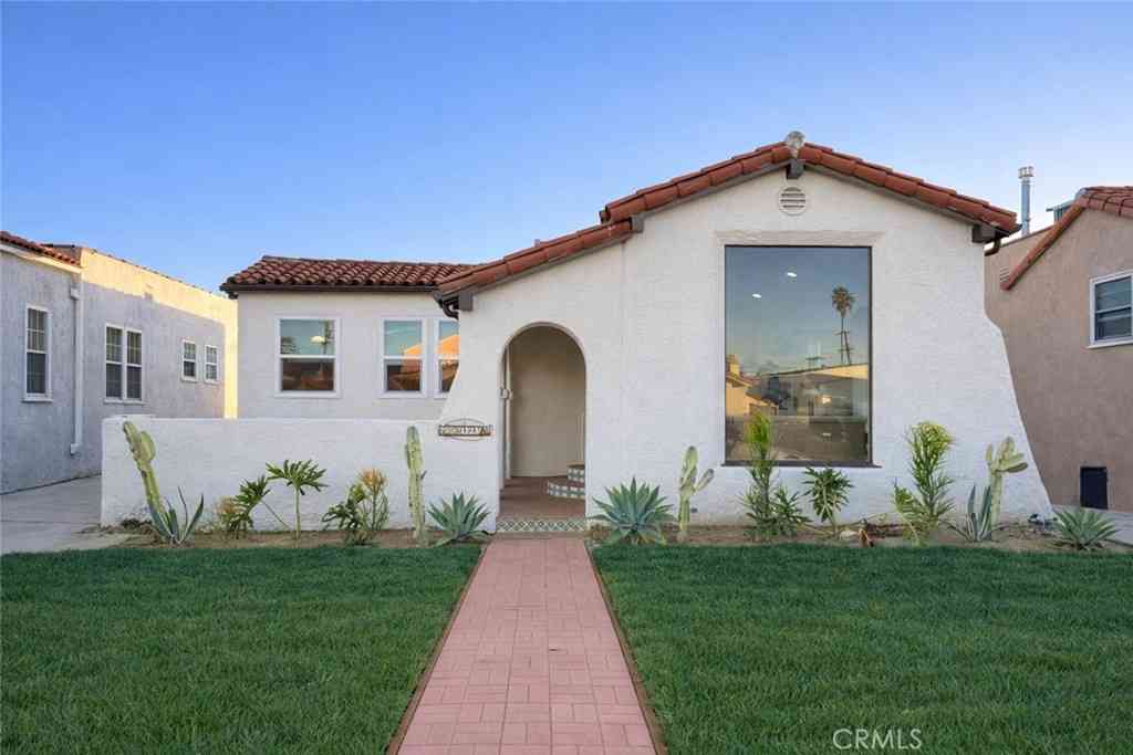 Homes For Sale - 2014 W 84th Street<br/> Los Angeles, CA 90047