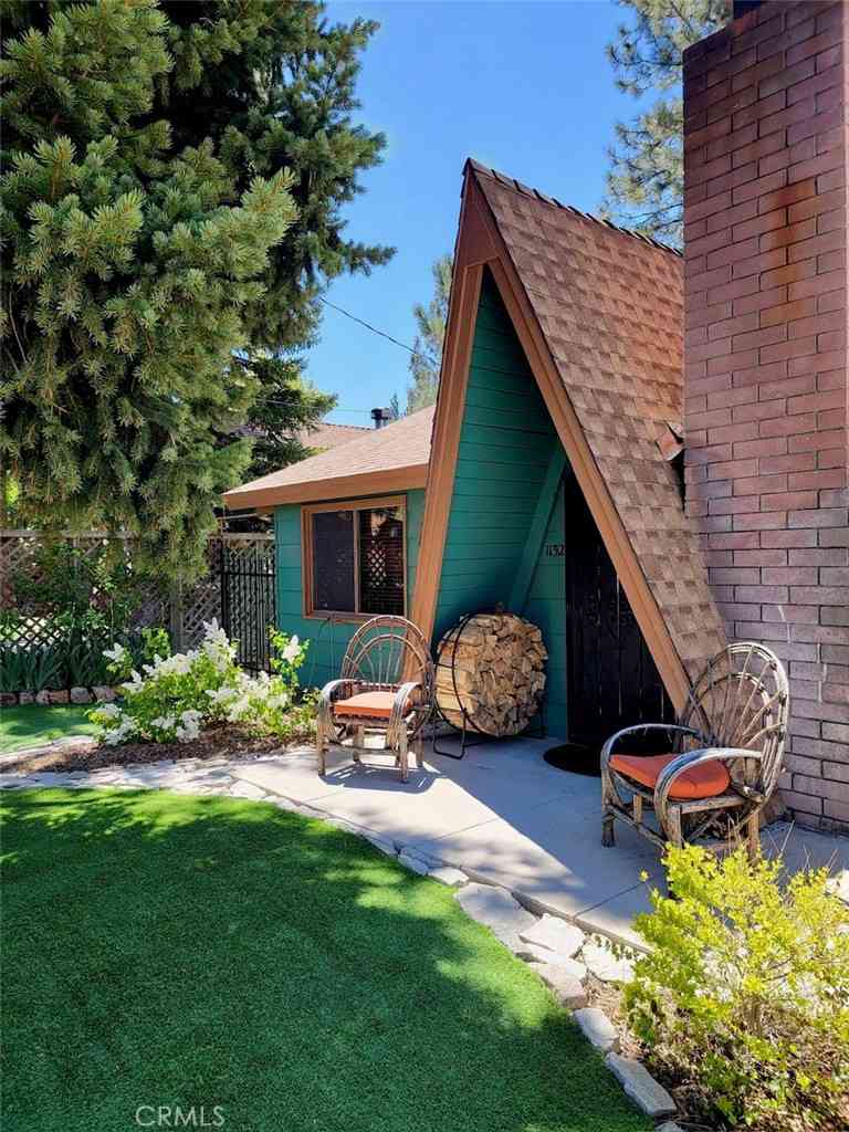 Homes For Rent - 1132 W Aeroplane<br/> Big Bear City, CA 92314