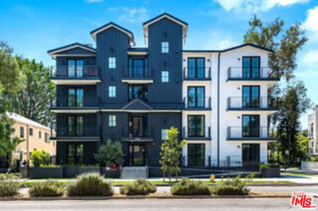 Condo For Rent - 10352 Riverside Drive #103<br/> Toluca Lake, CA 91602