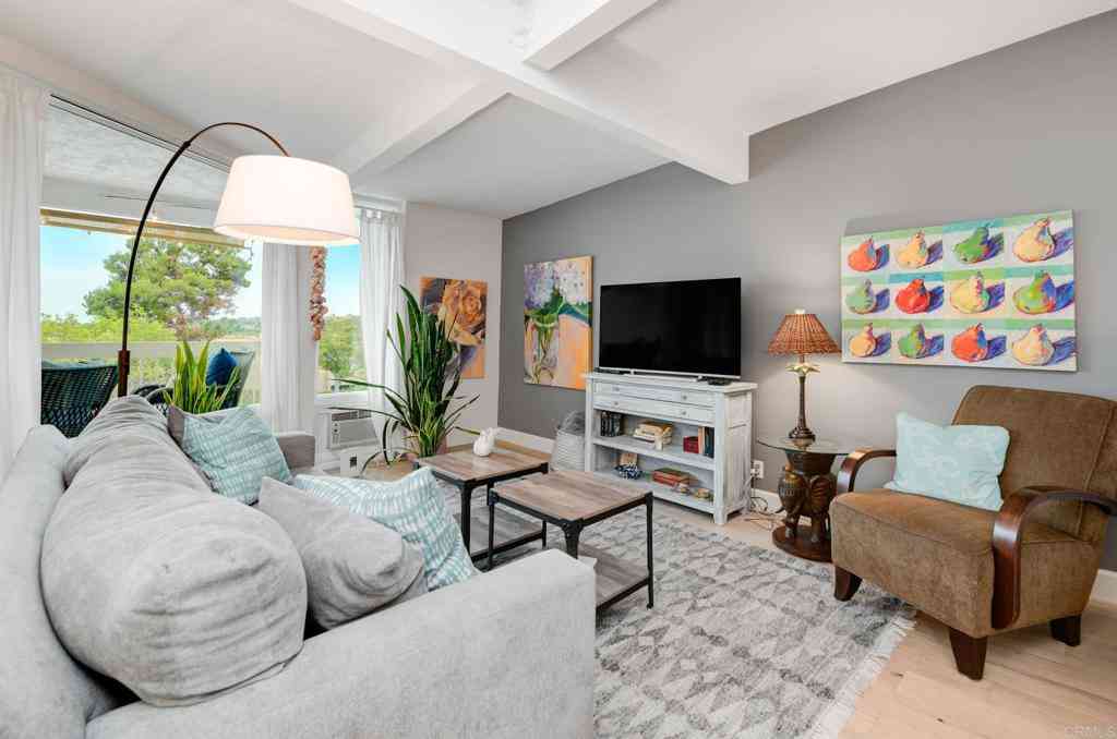 Townhouse For Sale - 2323 Caringa Way #16<br/> Carlsbad, CA 92009