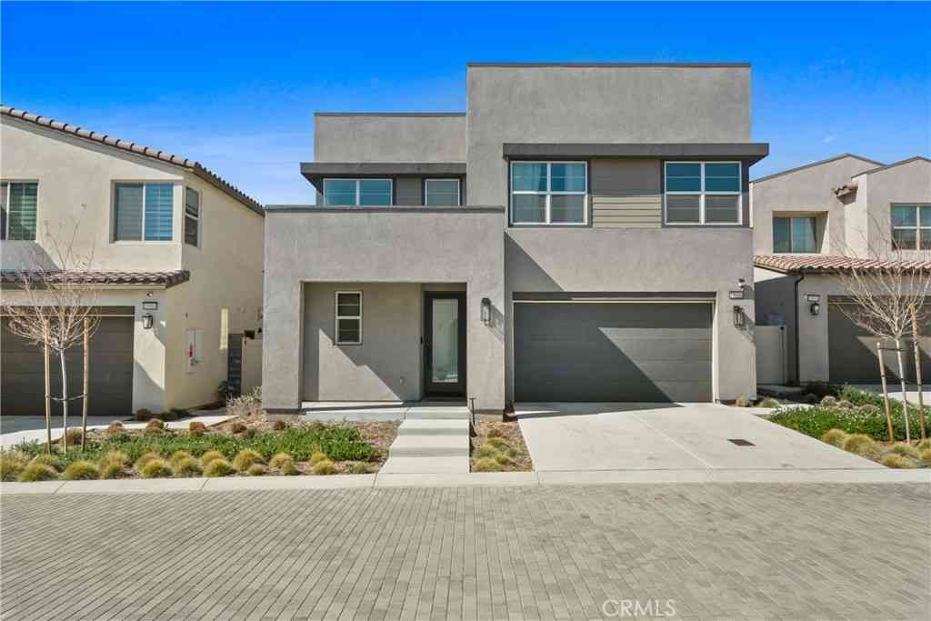Condo For Sale - 15916 Caterpillar Drive<br/> Fontana, CA 92336