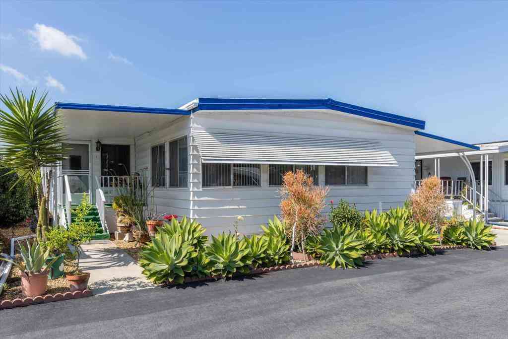 Mobile Home For Sale - 1501 Anza Avenue #62<br/> Vista, CA 92084